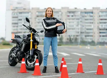 conductora de moto