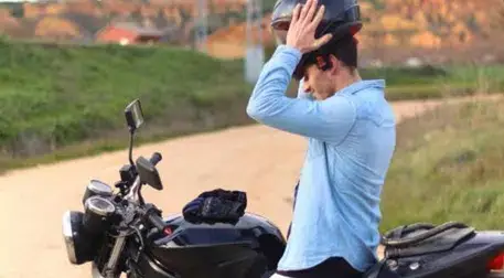 motos y el director de autoescuela